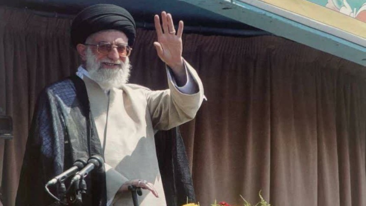 وداع با پیکر رهبر شهید انقلاب در مصلای تهران به تعویق افتاد