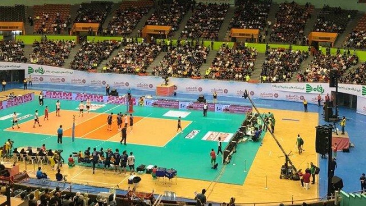 سالن دوازده هزار نفری آزادی با موشک تخریب شد