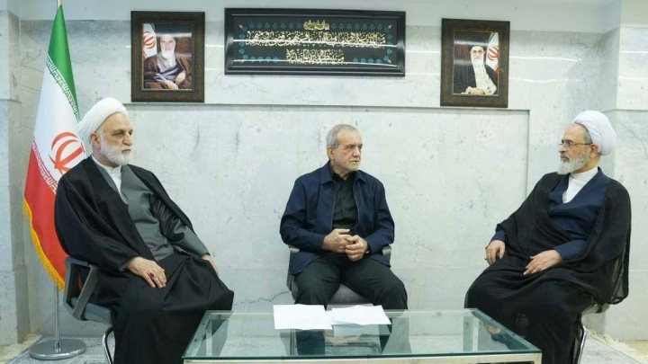 واگذاری اختیار عزل و نصب مقامات نظامی و اعلان صلح و جنگ به شورای موقت رهبری