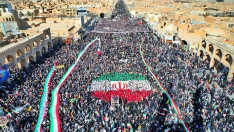 ضرورت تقویت همبستگی اجتماعی پابه پای دفاع نظامی