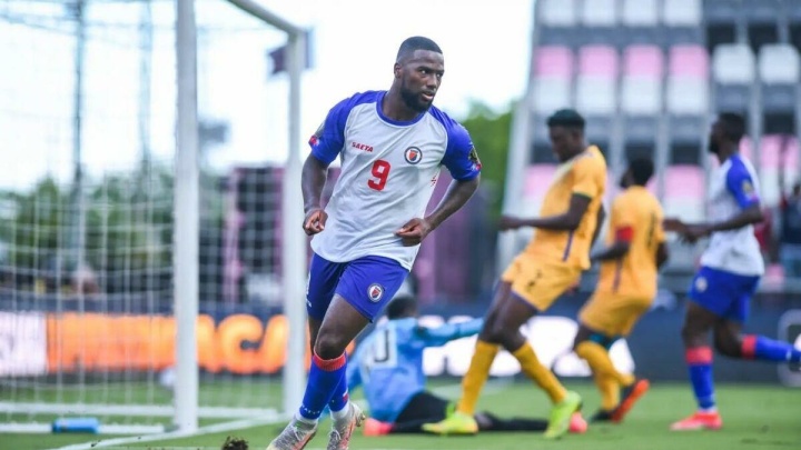 پیام تشکر مهاجم استقلال از حمایت باشگاه