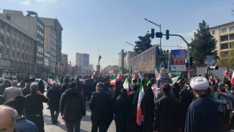 آغاز آئین بیعت با رهبری در میدان انقلاب تهران