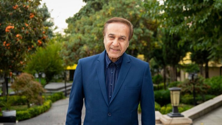 هنرمندان در خط مقدم جنگ فرهنگی با دشمن هستند/ اتحاد، رمز پیروزی نبرد با ابرقدرت‌های مادی