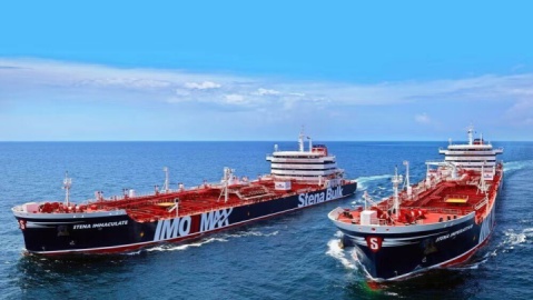 یک کشتی کانتینری در سواحل امارات هدف حمله قرار گرفت