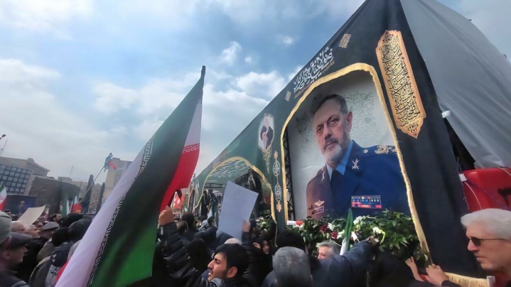 وداع پایتخت با سرداران شهید رمضان/حضور وزیر علوم در مراسم تشییع پیکر فرماندهان