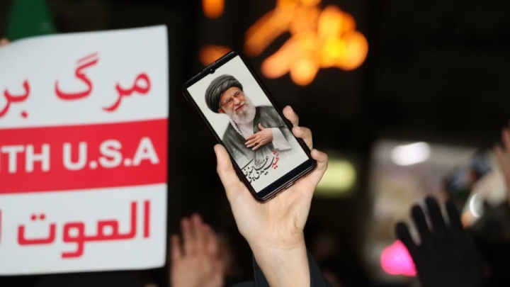 فراخوان پویش «ایران به امضای هنرمندان» منتشر شد