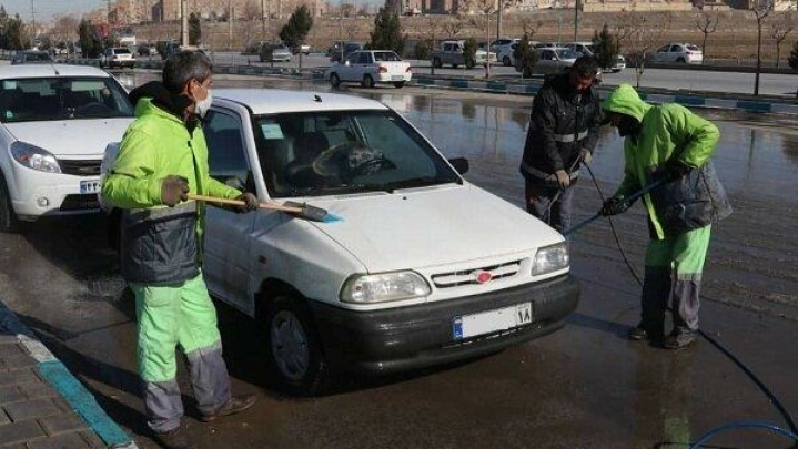 شست‌وشوی رایگان خودروهای شهروندان پس از آلودگی ناشی از آتش‌سوزی
