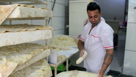 محدودیتی در تخصیص آرد به نانوایی ها نداریم/ بازار در آرامش برقرار است