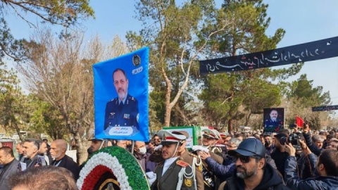 پیکر وزیر دفاع شهید در بهشت زهرا آرام گرفت