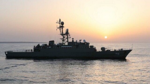 پیکرهای ۸۴ شهید قهرمان ناوشکن دنا تشییع می‌شود