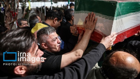 گزارش تصویری/ تدفین پیکر شهدای حملات آمریکا و رژیم صهیونیستی در بهشت زهرا (س)