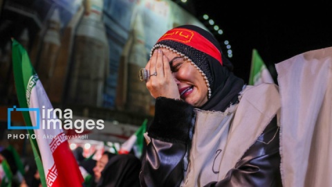 گزارش تصویری/ مراسم وداع با شهدای ناوشکن دنا در میدان ولیعصر(عج)