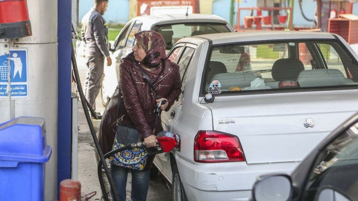 بازگشت سقف سوخت‌گیری به ۳۰ لیتر؛ محدودیت تازه برای کارت‌های آزاد جایگاه‌ها