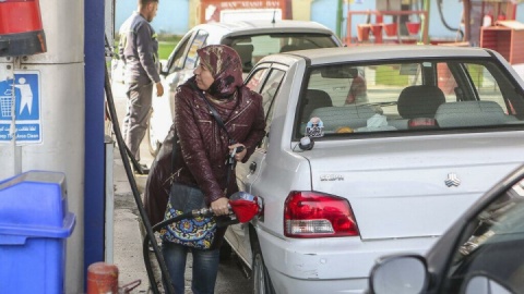 بازگشت سقف سوخت‌گیری به ۳۰ لیتر؛ محدودیت تازه برای کارت‌های آزاد جایگاه‌ها