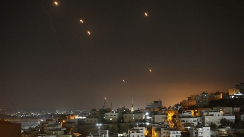 حمله موشکی ایران به دیمونا / انتقال۴۷ مجروح به بیمارستان+ فیلم