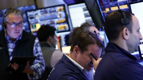 تداوم ریزش بازارهای سهام و صعود قیمت نفت و گاز