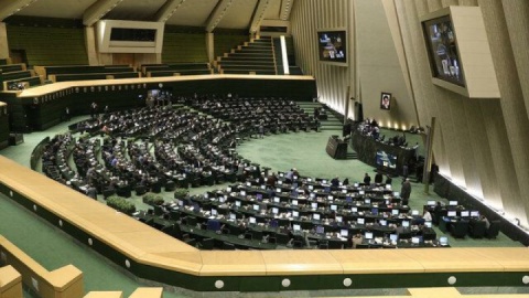 جزئیات طرح ۹ ماده‌ای مجلس برای مدیریت تنگه هرمز و اخذ عوارض از شناورها