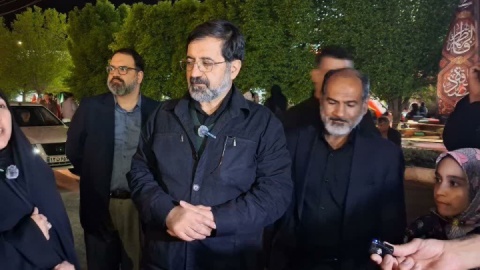 حضور معاون رییس جمهور در تجمعات مردم قم و دیدار با خانواده شهیدان جنگ رمضان