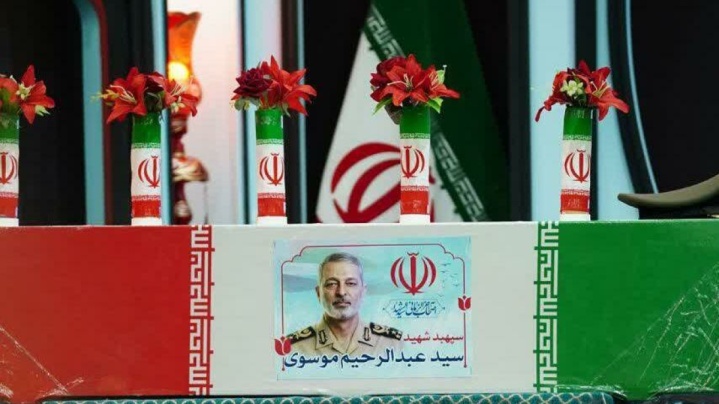 میعادگاه منتظران با پیکر سپهبد موسوی وداع کرد