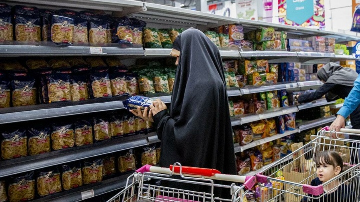 دولت تامین ذخایر امنیت غذایی را از آبان آغاز کرد/ تفویض اختیارات رئیس‌جمهور به وزرا در جنگ