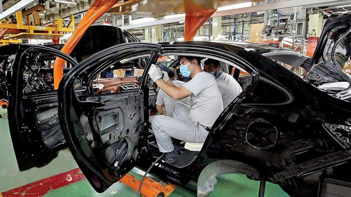 چراغ تولید روشن می‌ماند