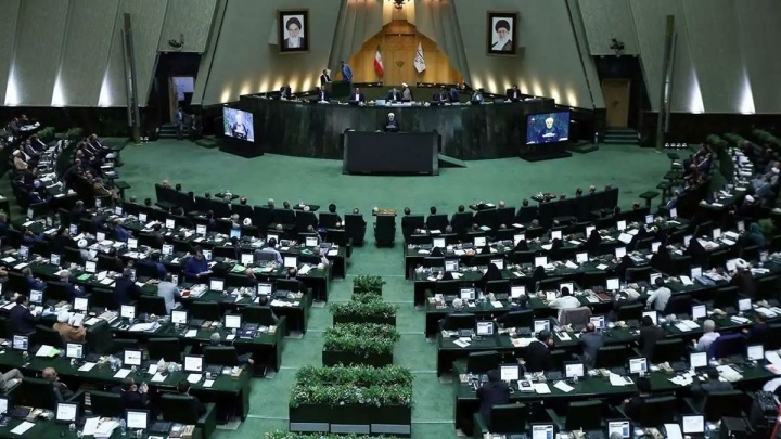 نادری: دولت برای تعویق انتخابات شوراها به مجلس لایحه می دهد