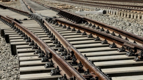 تجاوز دشمن به پل راه آهن کاشان/ ۲ نفر شهید شدند