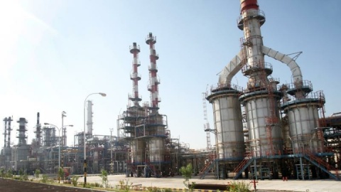 تاسیسات پالایشگاه نفت لاوان مورد تهاجم دشمنان قرار گرفت