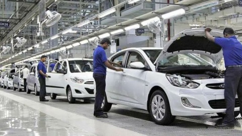 دبیر انجمن خودروسازان: تعهدات خودروسازان به مردم قطعاً اجرا می‌شود