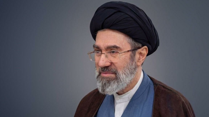 حضور مردم در میدان استمرار داشته باشد/۳ توصیه مهم رهبر انقلاب