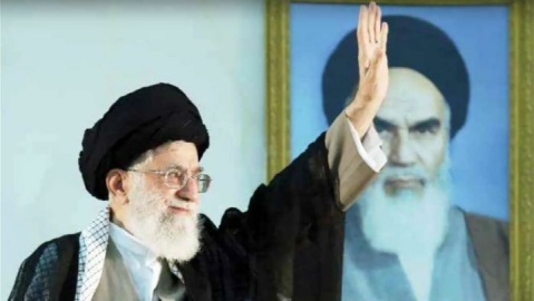 استقلال سیاسی، دستاورد مهم کشور در دوره رهبر شهید است