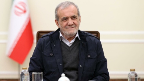 پزشکیان خطاب به کادر درمان: شما ستاره‌های درخشان ایران در این جنگ ظالمانه بوده‌اید