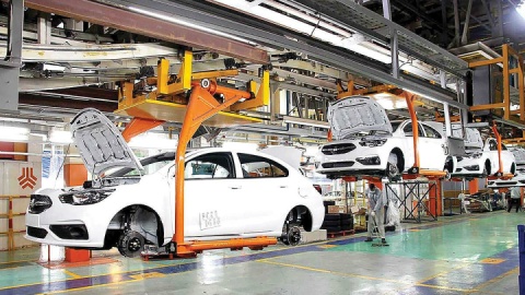 تأمین قطعه و ادامه تولید اولویت خودروسازان