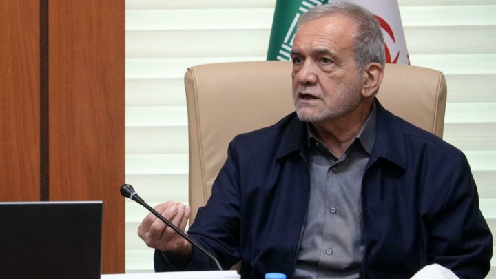 هیچ قدرتی قادر به تسلیم ملت ایران نیست/انتقاد از رفتارهای دوگانه در نظام بین‌الملل