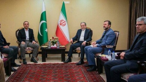 دیدار فرمانده ارتش پاکستان با عراقچی + فیلم