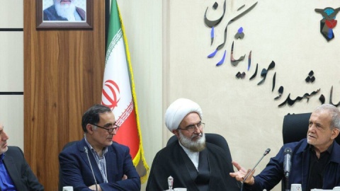 حمایت از خانواده شهدا و ایثارگران به‌عنوان یک اولویت دائمی در دستور کار باقی بماند