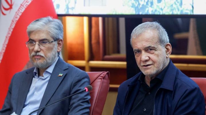 نخبگان و دانشگاهیان برای حل مشکلات کشور به میدان بیایند