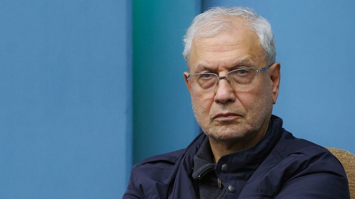 گرو گذاشتن آبرو برای مصالح کشور، کم از خون دادن نیست