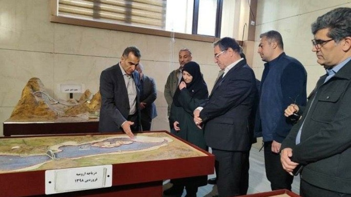 بازدید انصاری از مرکز آینده‌پژوهی دریاچه ارومیه و مرکز تکثیر گوزن زرد در آذربایجان غربی