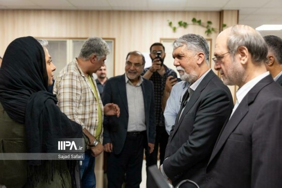 بازدید سید عباس صالحی وزیر فرهنگ و ارشاد از روزنامه ایران