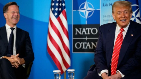 ناتو، گروگان رئیس ناتو!