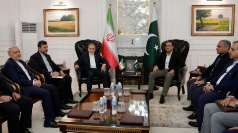 فیلم/ دیدار و گفتگوی عراقچی با فیلد مارشال عاصم منیر، فرمانده ارتش پاکستان در اسلام آباد