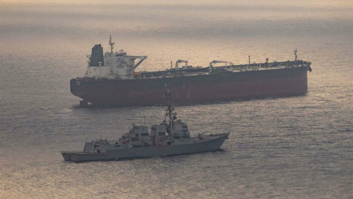 سنتکام مدعی رهگیری یک کشتی ایرانی شد