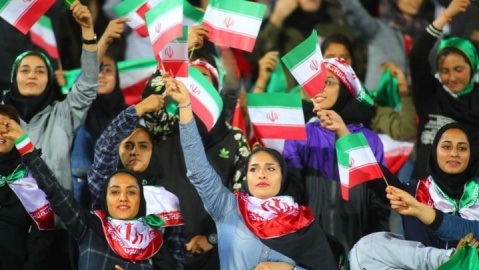 زنان پای ایران ایستادند