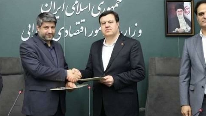 حمایت بانك ملت از بنگاه های اقتصادی آسیب دیده از جنگ تحمیلی/ قرارداد عاملیت پرداخت حقوق و سرمایه در گردش بنگاه های اقتصادی با حضور معاون وزیر اقتصاد و مدیرعامل بانك ملت منعقد شد