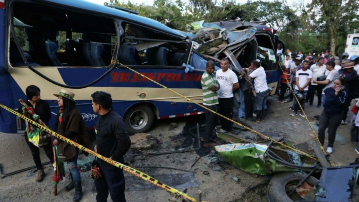 ۱۳ کشته و ۱۷ مجروح بر اثر انفجار بمب در کلمبیا