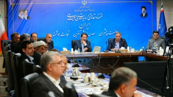 واحدهای تولیدی و صنعتی نیازمند نقدینگی هستند