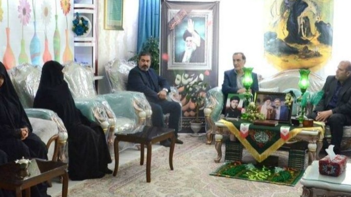 راه شهدا، راه وفاداری به اسلام، انقلاب و ولایت است