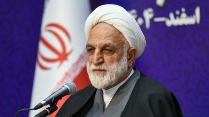 مقوله‌ مبارزه با فساد تعطیل‌پذیر نیست