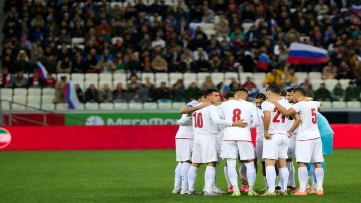 نمایش امید و اتحاد در مستطیل سبز